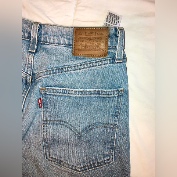 Levi’s Premium 70’s High Rise Straight Medium Wash Jeans - Picture 9 of 9